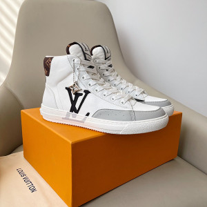 루이비통 타임아웃 하이탑 스니커즈