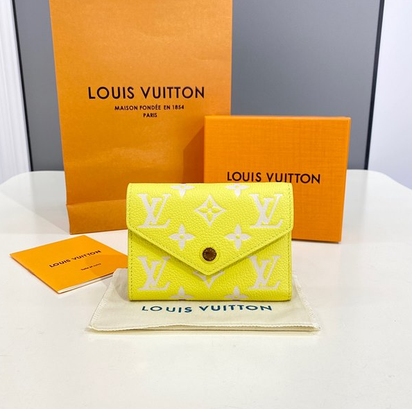 루이비통 빅토린 월릿 M81428 반지갑