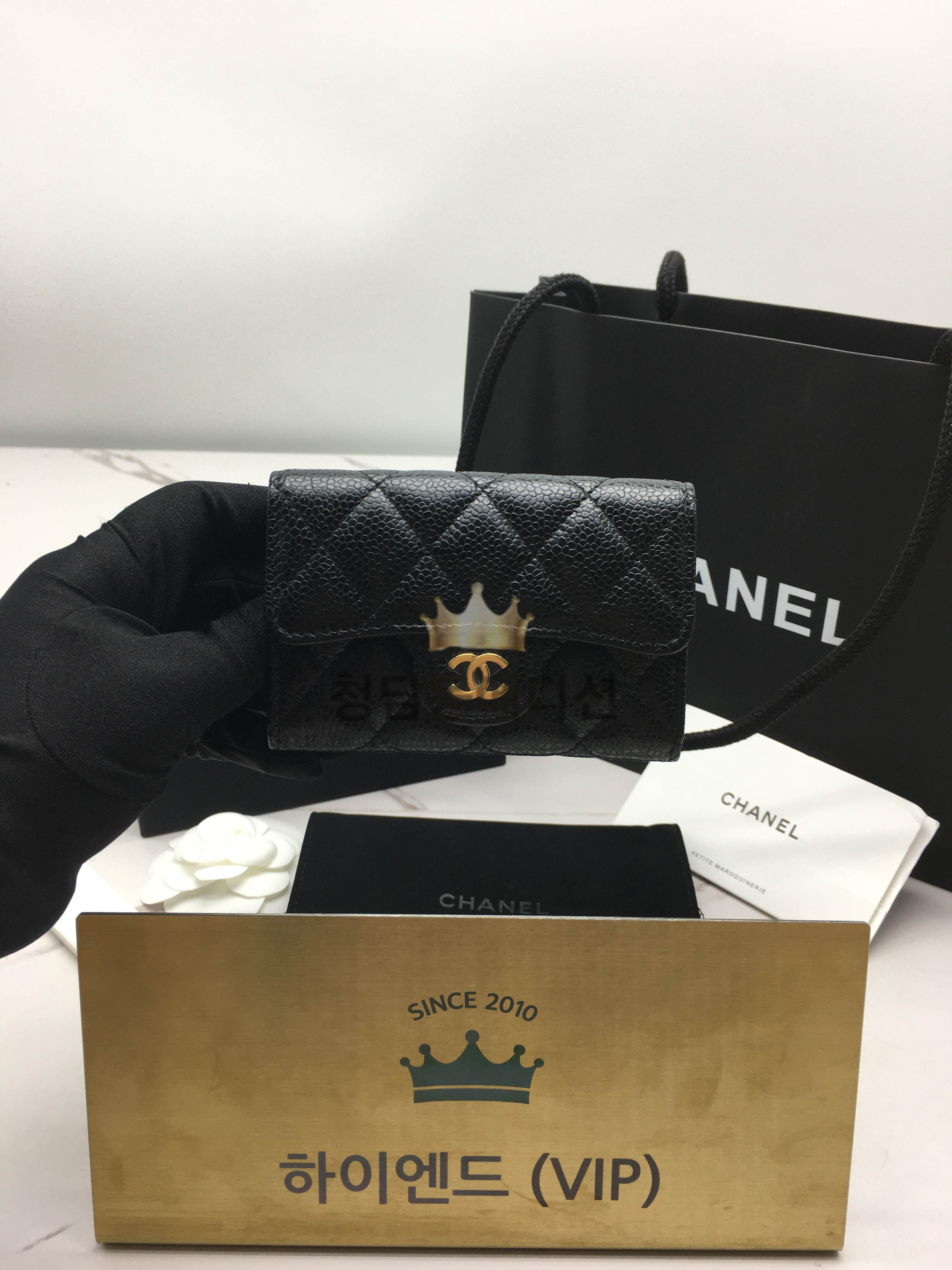 샤넬 클래식 캐비어 카드지갑 금장