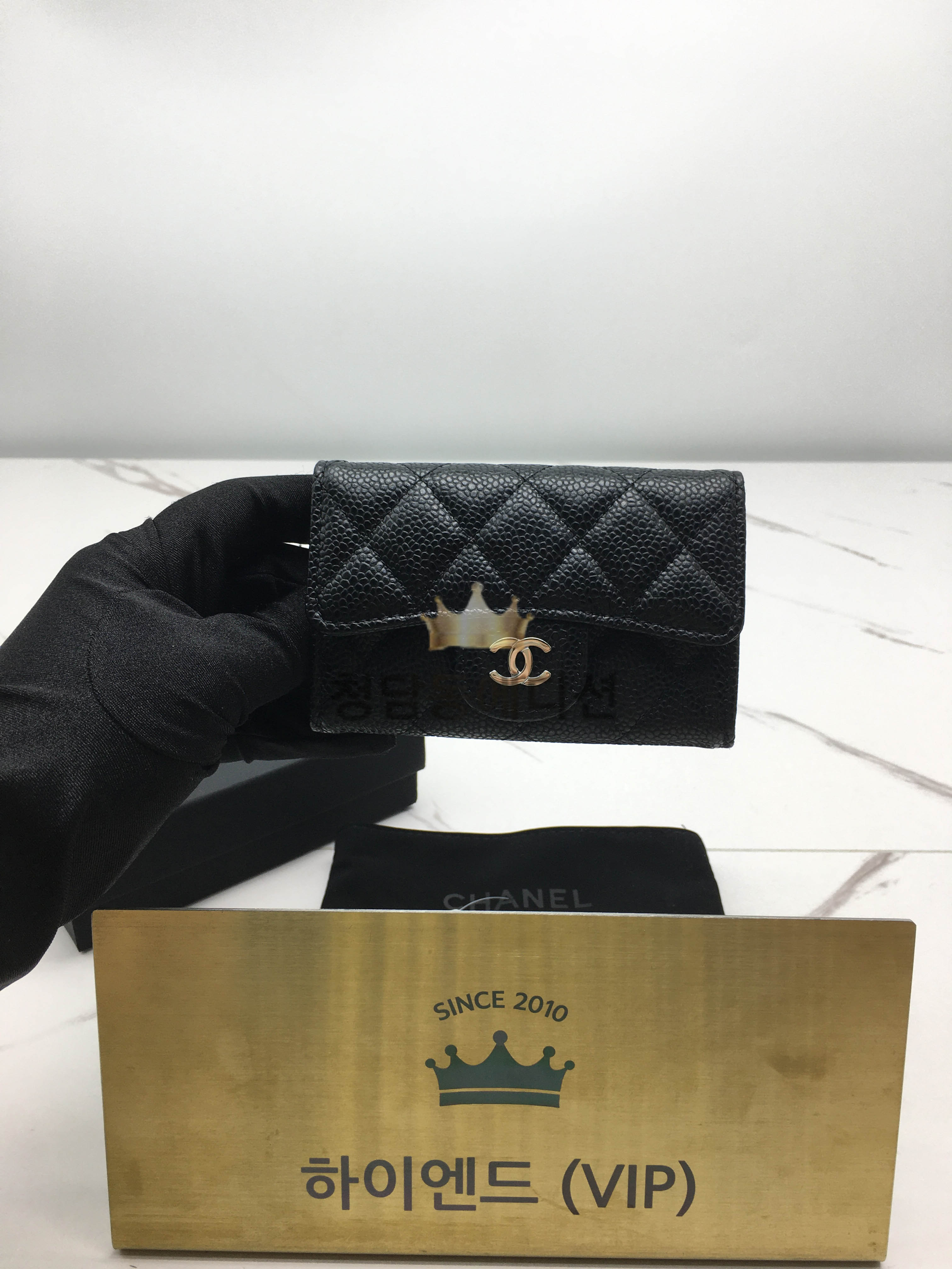 샤넬 클래식 캐비어 카드지갑 은장