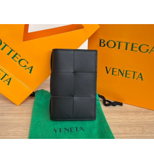 보테가베네타 맥시 인트레치아토 플랩 카드케이스 (컬러명 딥모스 그린)