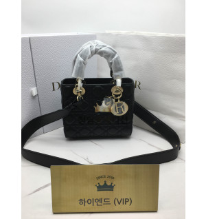 디올 레이디백 스몰 (램스킨) (upgrade ver.)