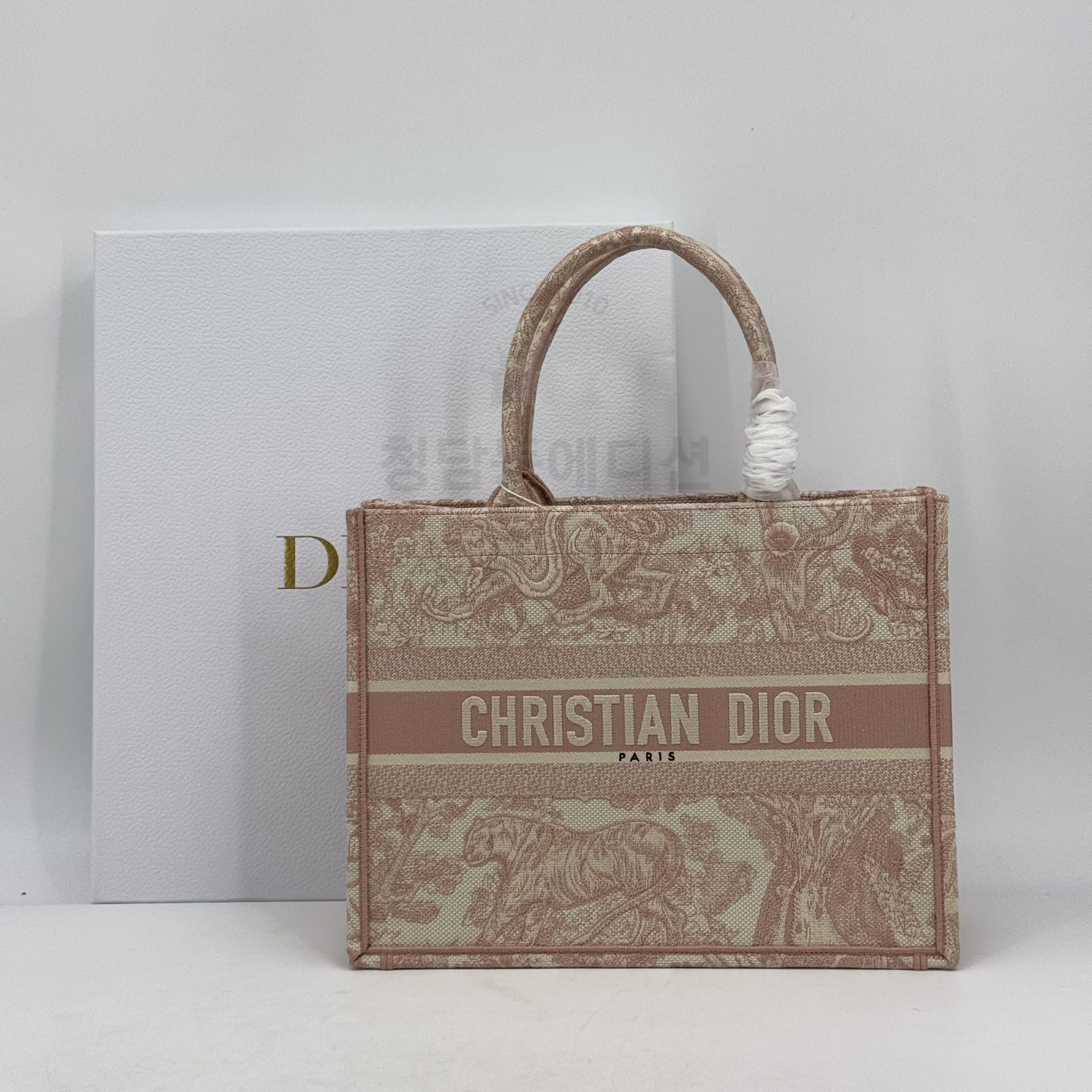 디올 북토트백 미디움