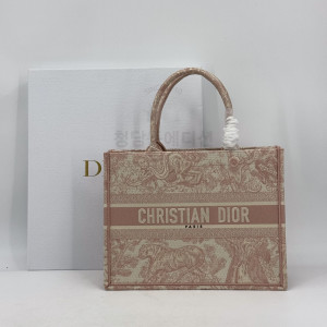 디올 북토트백 미디움