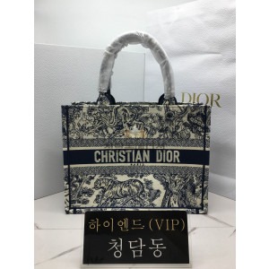 디올 북토트백 미디움
