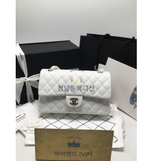 샤넬 클래식백 작은 캐비어스킨 라이트골드 미디움 25.5cm (인스티칭)