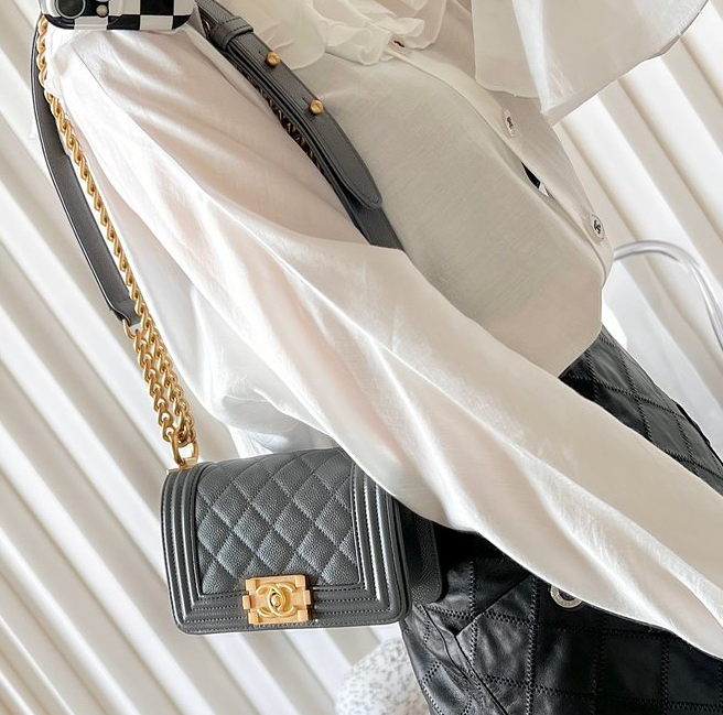 샤넬 미니 보이백 캐비어스킨