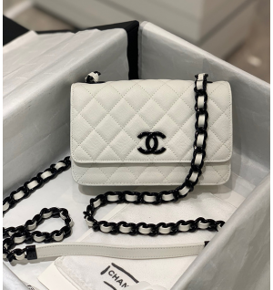 샤넬 클래식 WOC 블랙 코팅 버클 체인 월릿