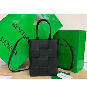 보테가베네타 인트레치아토 미니 카세트 토트백