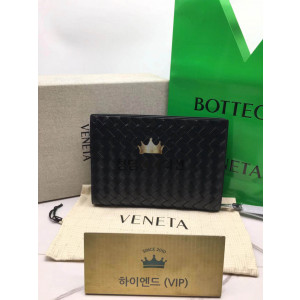 보테가베네타 클래식 인트레치아토 클러치백 693675