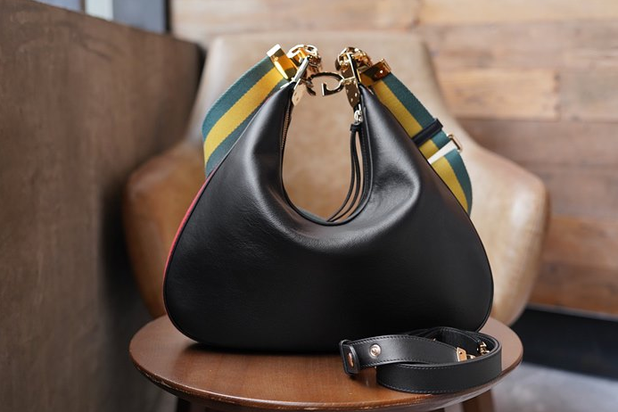 구찌 아따슈 라지 숄더백 702823 