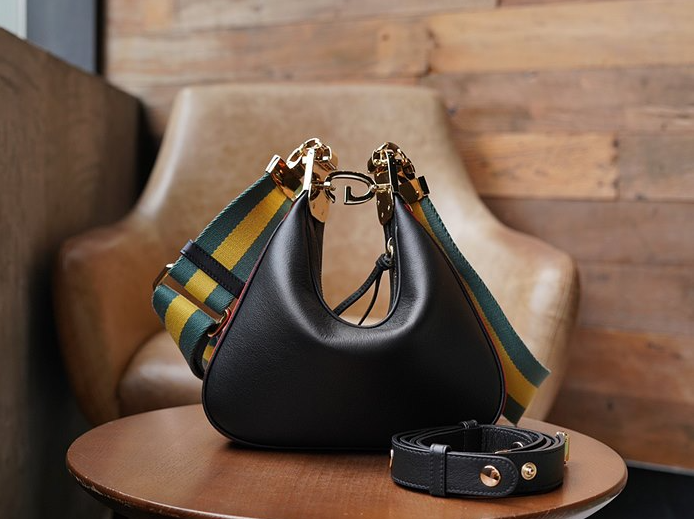 구찌 아따슈 스몰 숄더백 699409