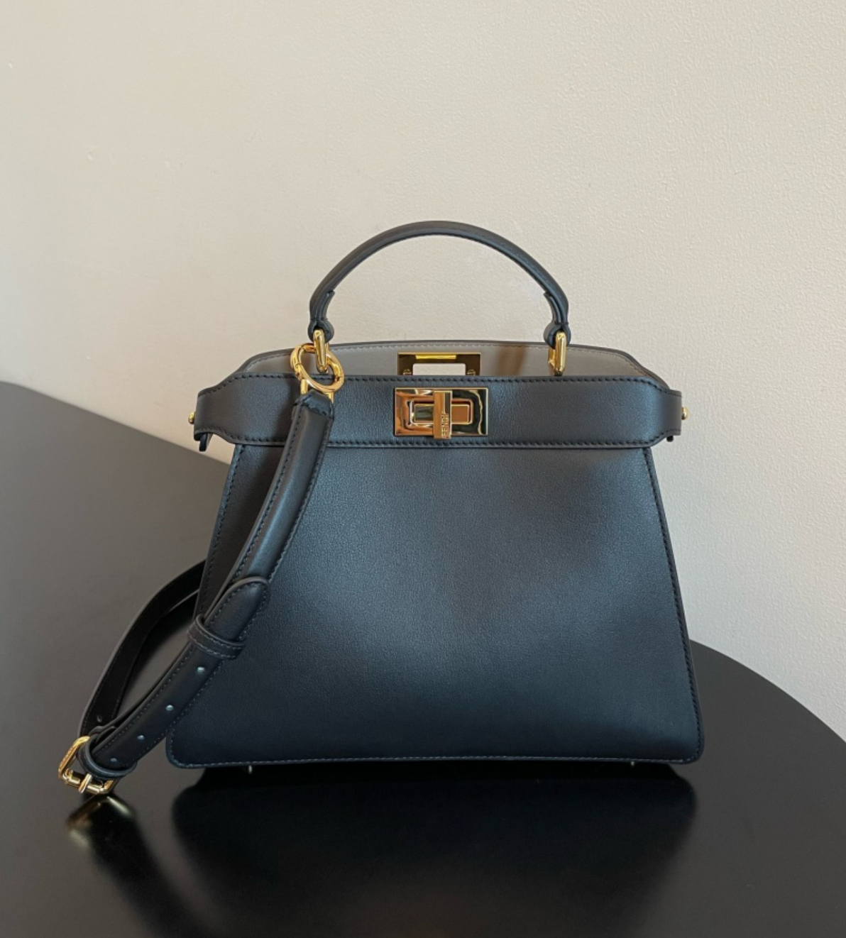 펜디 피카부 I SEE U 스몰