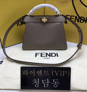 펜디 피카부 I SEE U 스몰