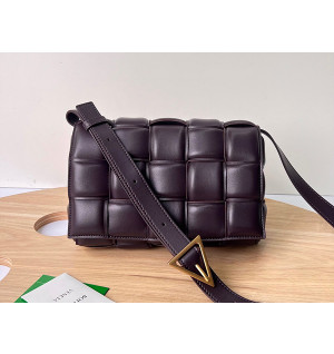 보테가베네타 패딩 카세트백