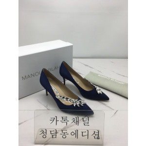 마놀로 블라닉 펌프스 (7cm)