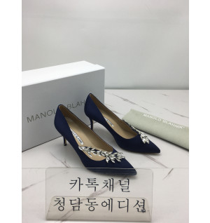 마놀로 블라닉 펌프스 (7cm)