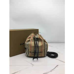 버버리 포이베 파우치 18*19.5