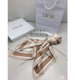 디올 실크 스카프