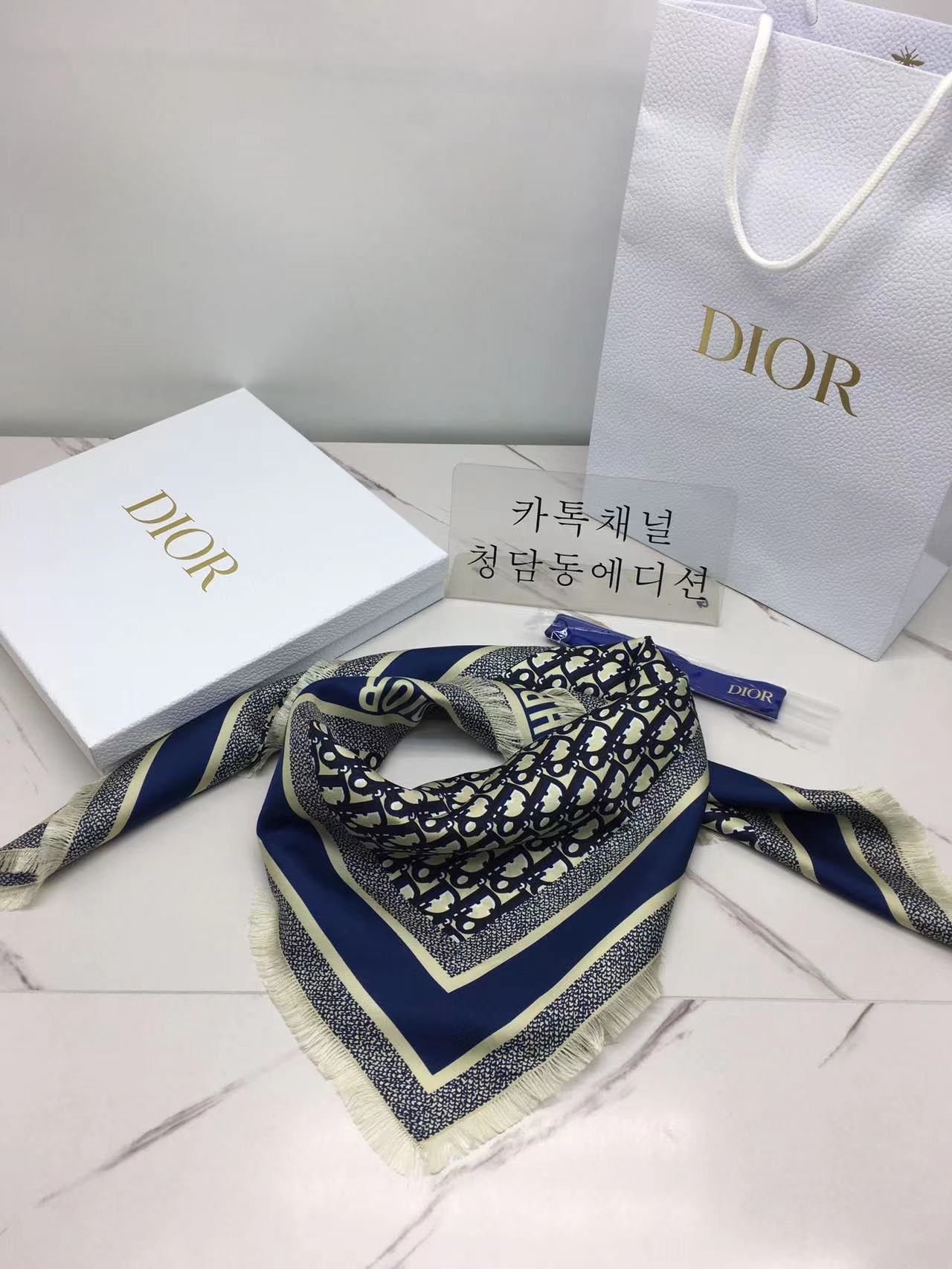 디올 실크 스카프