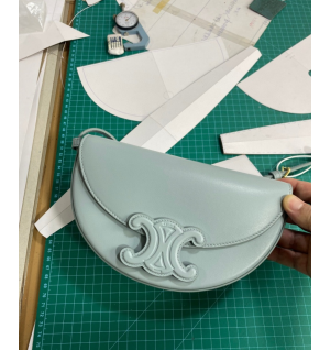 셀린느 퀴르 트리오페 미니 베사체