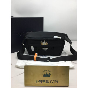 프라다 바이커백 미디움 2VH994