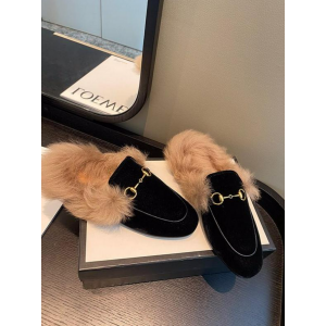 구찌 GG 홀스빗 퍼 블로퍼