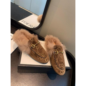 구찌 GG 홀스빗 퍼 블로퍼