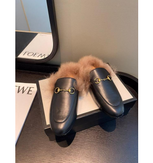 구찌 GG 홀스빗 퍼 블로퍼