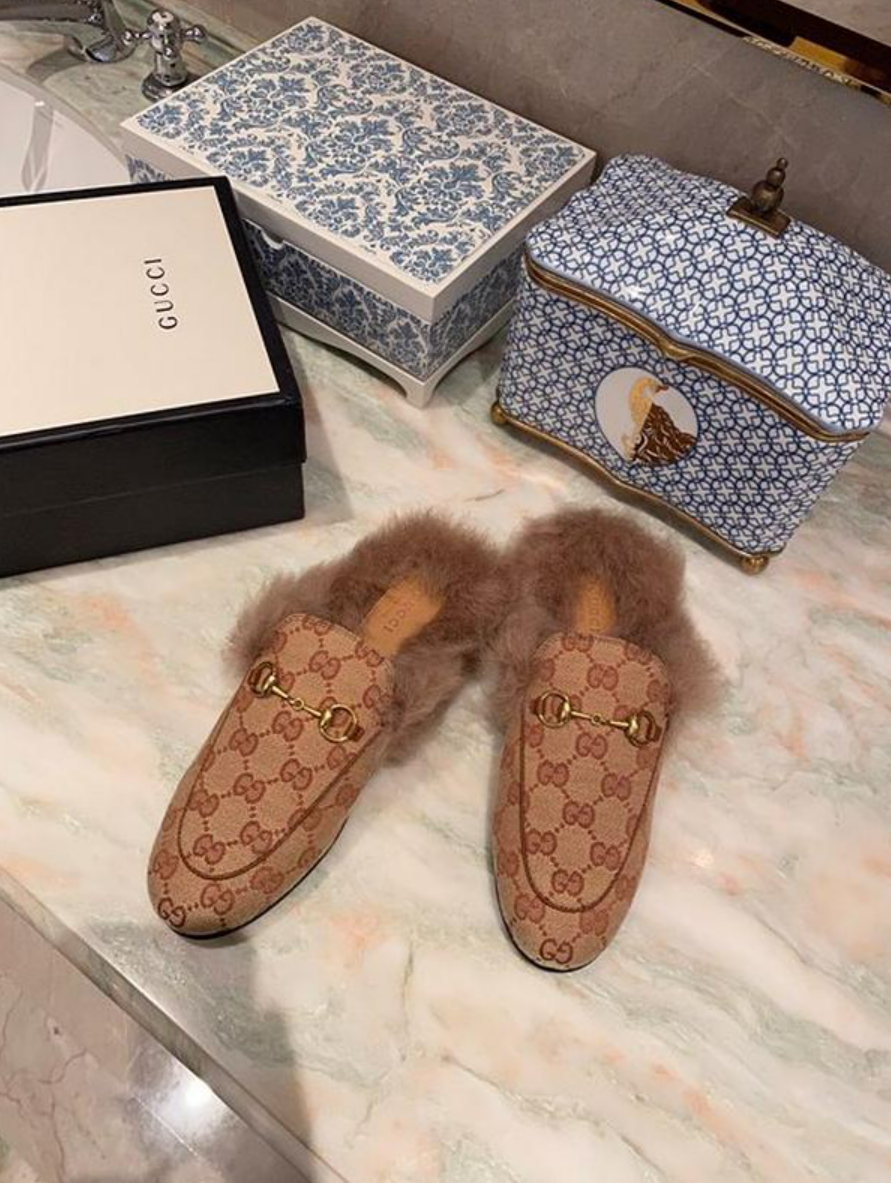 구찌 GG 홀스빗 퍼 블로퍼