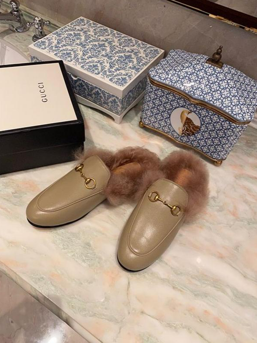 구찌 GG 홀스빗 퍼 블로퍼