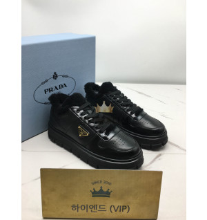 프라다 prd 양털 스니커즈