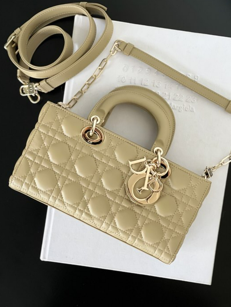 디올 CD-JOY 까나쥬 숄더백 미디움 (컬러 파우더베이지)