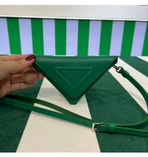 프라다 prd 사피아노 레더 키체인 미니 파우치