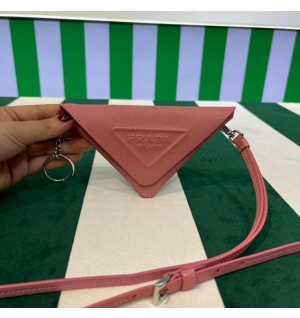 프라다 prd 사피아노 레더 키체인 미니 파우치