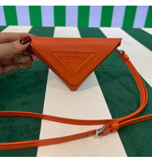 프라다 prd 사피아노 레더 키체인 미니 파우치