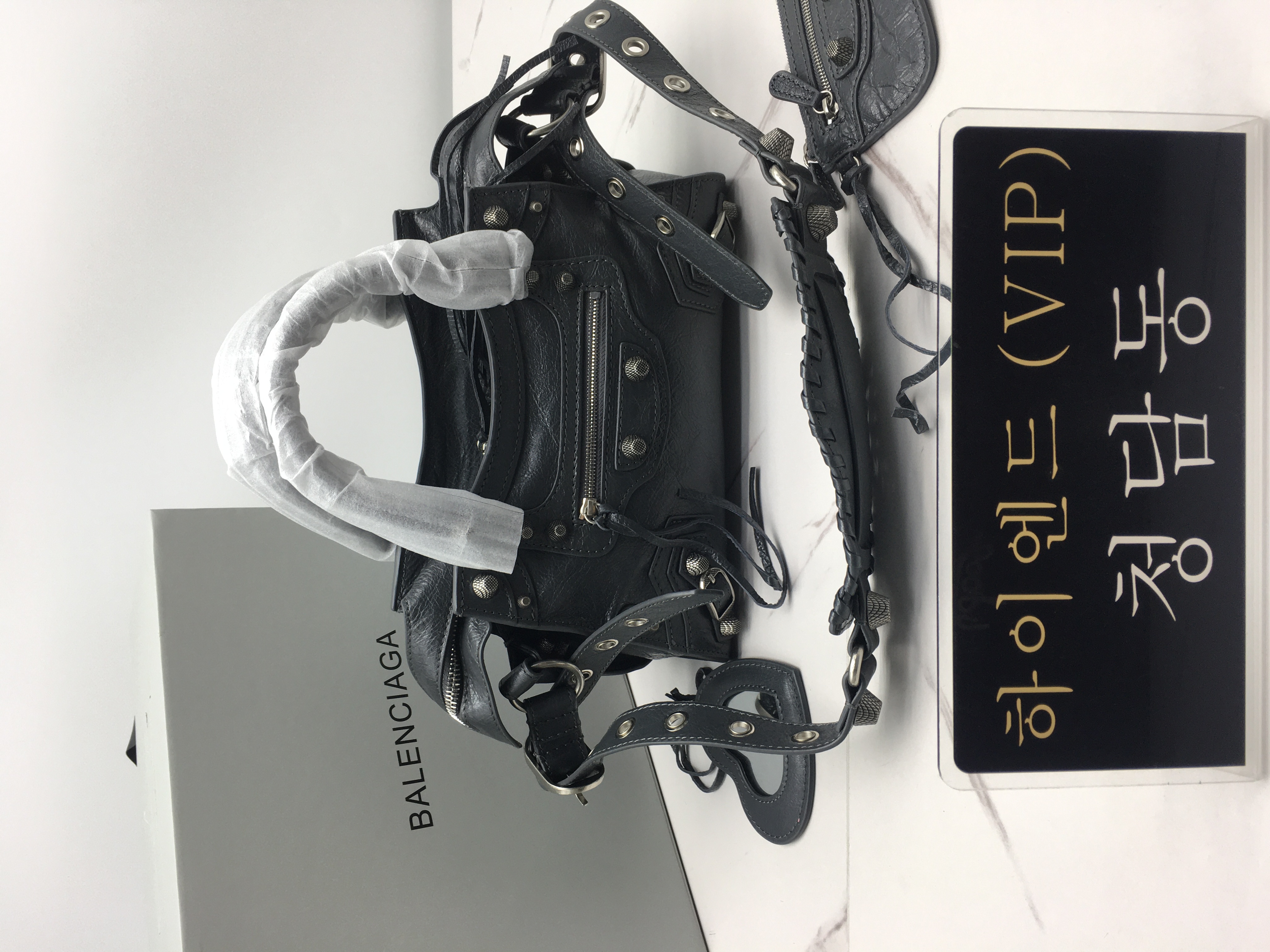 발렌시아가 네오 카골백 XS