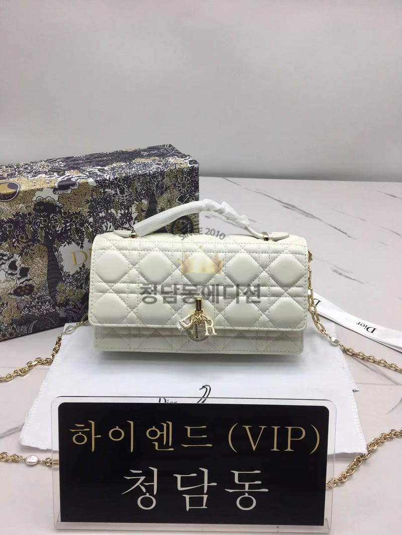 디올 레이디 탑 핸들 클러치