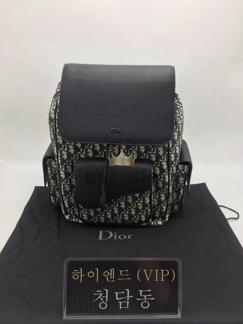 디올 22FW 익스플로어 백팩
