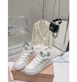 미우미우 스니커즈