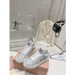 미우미우 스니커즈