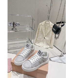 미우미우 스니커즈