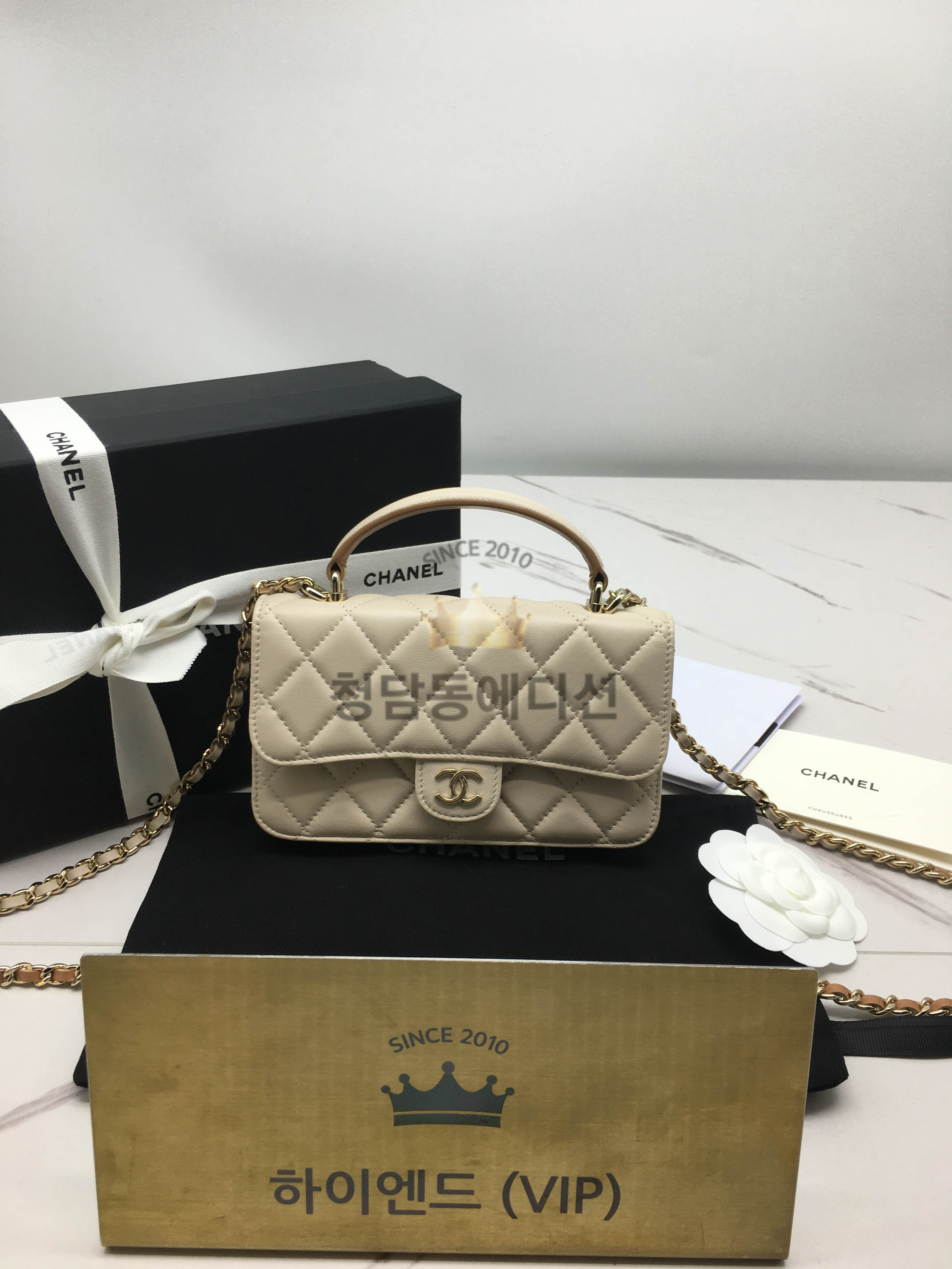 샤넬 23P 뉴미니 탑핸들 WOC