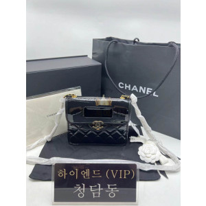 샤넬 23S 핸들 장식의 미니 플랩백