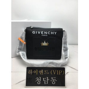 지방시 GIVENCHY 메신저백