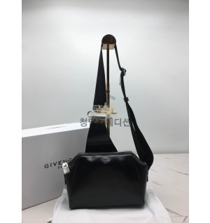 지방시 GIVENCHY 안티고나 범백