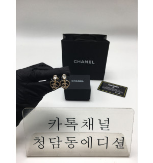 샤넬 하트 이어링