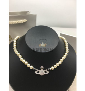 비비안 웨스트 우드 진주 목걸이 (줄길이 45cm)