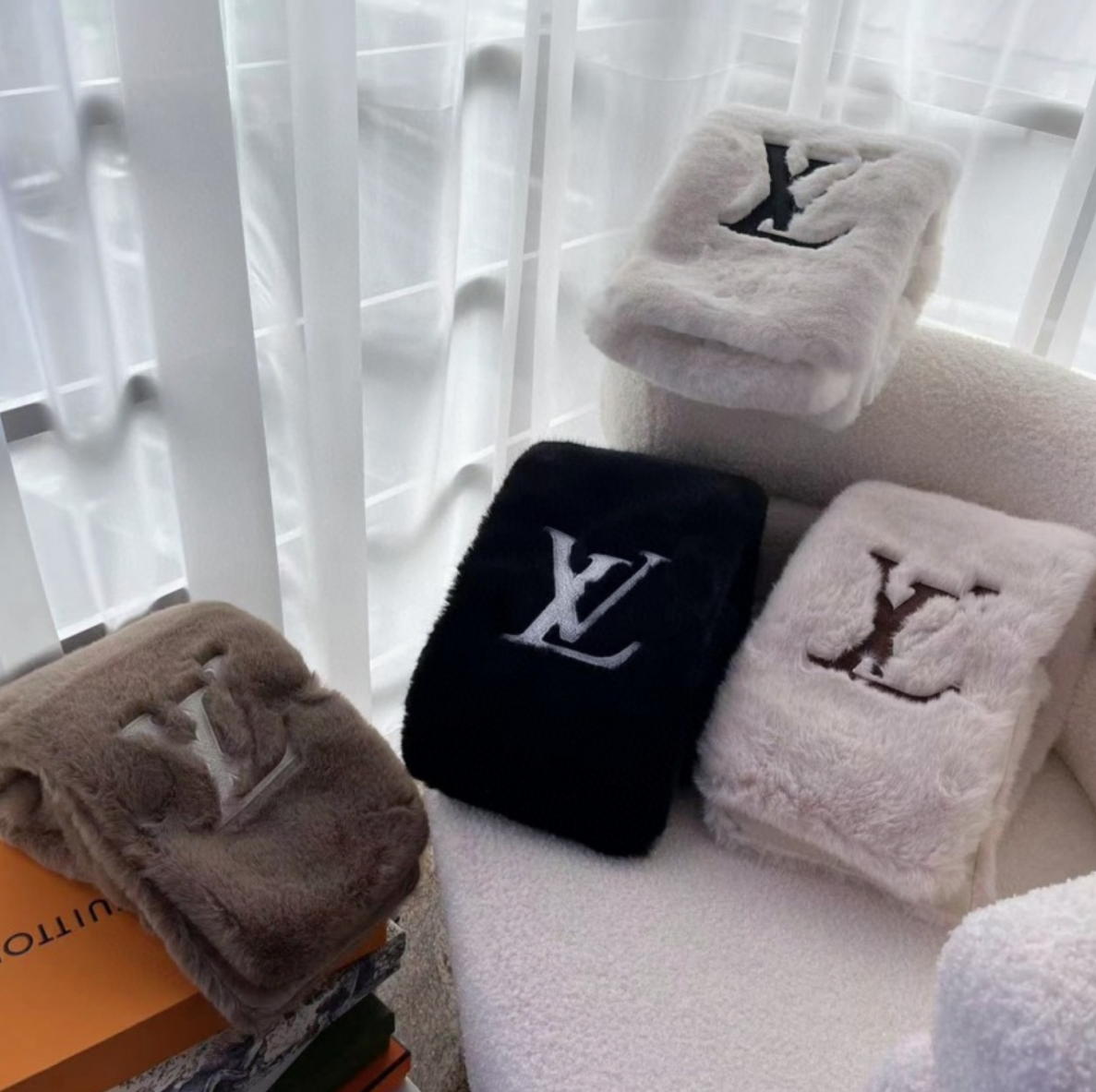 루이비통 퍼 머플러 (4COLOR)