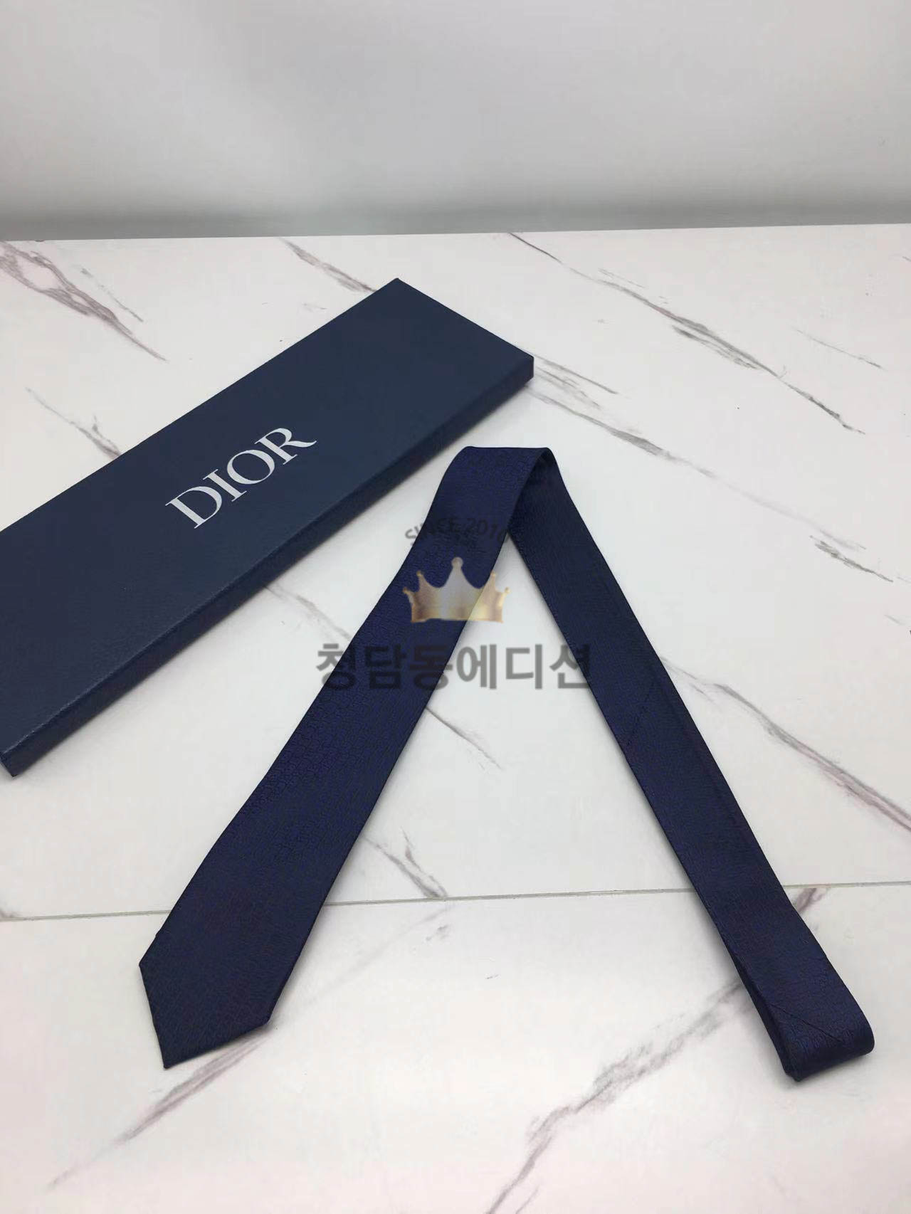 디올 넥타이